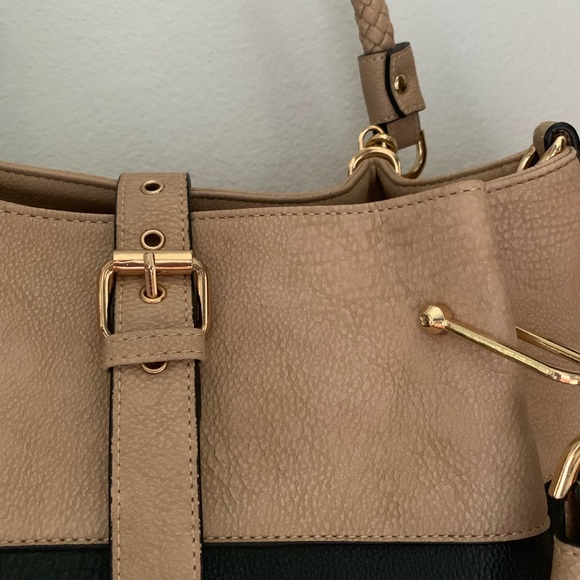 Wilson’s Leather two piece black and tan purses - Picture 3 of 8